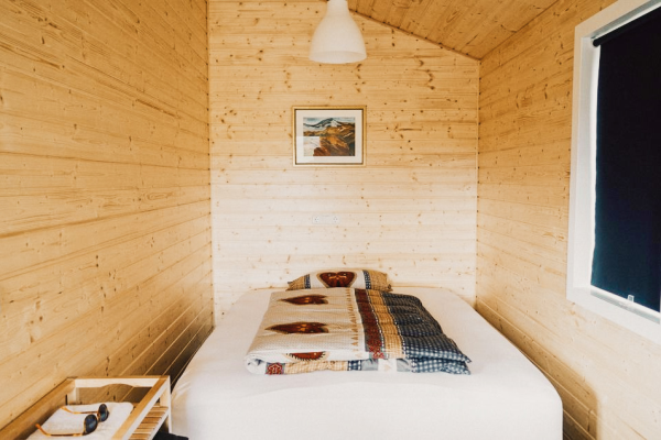 Cozy Cabin Style Room Without a Bed Bugs